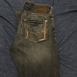 They’re like new worn one time and doesn’t fit me anymore